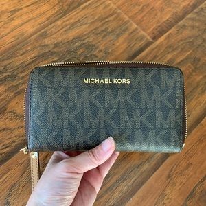 MK Jet Set Travel phone case wallet